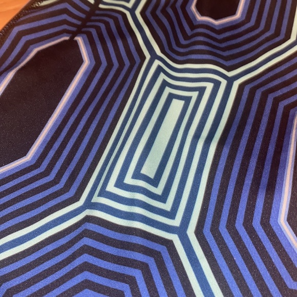 Dan skin now fitted size M leggings - Picture 2 of 5